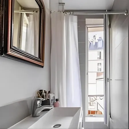 Wonderful Flat In Montmartre باريس